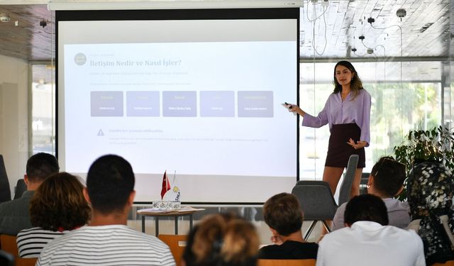 SMART TALKS'TA GELECEĞİN İLETİŞİMİ MASAYA YATIRILDI