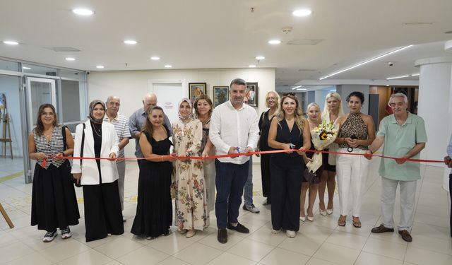 KÂĞIT SANATA DÖNÜŞTÜ: KARTAL’DA RÖLYEF SERGİSİ AÇILDI