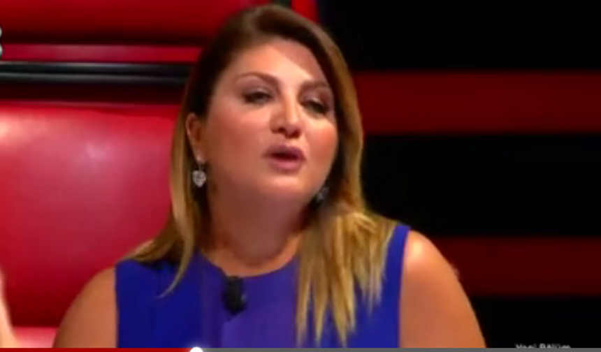 Erkin Erol isimli yarışmacının şarkısına kendini kaptıran Sibel Can, yarışmacıya dönmeyi unuttu.