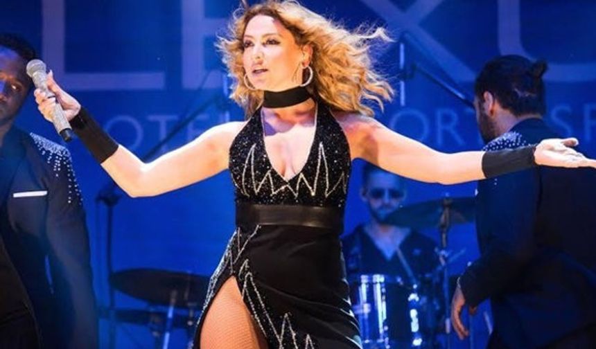 22 Ekim 1985 tarihinde Belçika’da doğmuştur. Hadise&#039;nin ailesinin Sivaslı olduğu bilinmektedir. Terazi burcu olan sanatçı 57 kilogram ağırlığında ve 167 boyundadır.
Kahverengi gözleri olan ve sarı saçları olan Hadise 2003 yılında bir yarışmaya katılıp bu yarışmada 1. Olmuştur. Lakin albüm teklifi gibi bir teklif almadığı için kendisi albüm çıkarma kararı almış ve hazırlıklarına başlamıştır.
