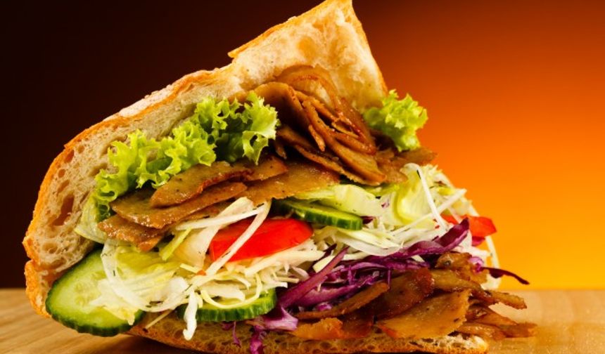 Bu kez döner ekmek yerine başka bir şey vardı...

İşte o garip ama ilginç döner...