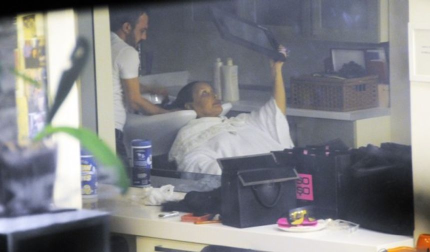 Ne yapayım varlıklı kadınsam! Magazin sayfalarında sürekli aldığı gayrümenkuller ve parası ile yer alan Ersoy, “Ne yapayım varlıklı bir kadınsam,