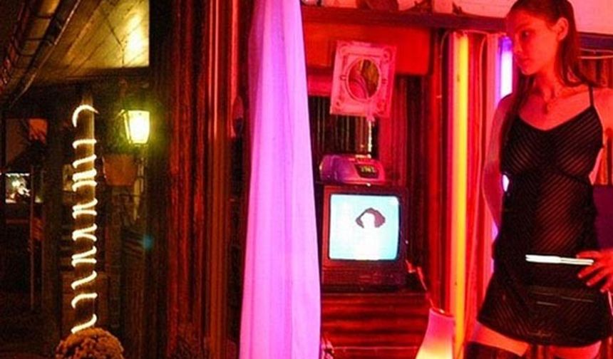 Turistlerin de en çok ziyaret ettiği bu genelev oldukça rağbet görüyor. Kırmızı ve siyah dekorasyonu dikkat çekici olarak düzenlenmiş. Ayrıca karnı acıkanlar için gece yemeği ve kahvaltı servisi de mevcut.Saati 400 dolar olan bu genelevde 6 farklı lüks suit bulunuyor. Yatakların hepsi yuvarlak olarak dizayn edilmiş. Genelevde bilardo masası, yüzme havuzu, gece kulübü ve dans pisti de mevcut.