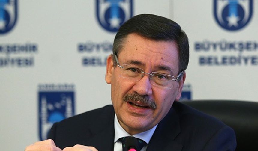 Ankara Büyükşehir Belediye Başkanı Melih Gökçek, dış güçler ve FETÖ terör örgütünün İstanbul&#039;da suni bir deprem yapacağı iddiasını tekrarlayarak, &quot;İnanarak ve ısrarla söylüyorum.. Ekonomimizi çökertmek için dış güçler İstanbul’da sunni bir deprem planlıyor. Dünya bilsin... İşte söylediklerimin somut ve taze ispatı... Kuzey Kore denizde nükleer deneme yaptı, 5.3 deprem oldu...” dedi.