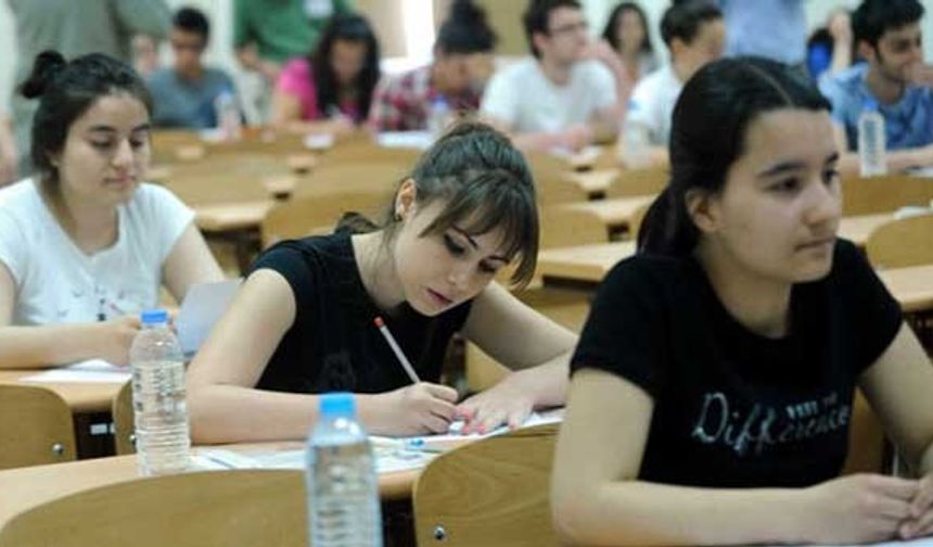 Okulların 29 Nisan&#039;da tatil olup olmayacağı hakkında kimsenin bir bilgisi yoktu.