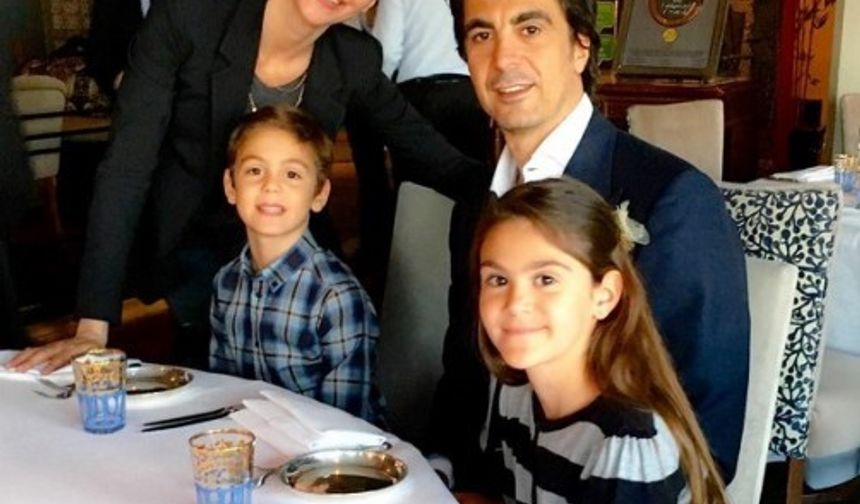 İBRAHİM KUTLUAY DEMET ŞENER&#039;İ KİMİNLE ALDATTI?
İbrahim Kutluay&#039;dan boşanmaya hazırlanan Demet Şener eşinin kendisini aldattığını açıklamıştı. Demet Şener, İbrahim Kutluay&#039;ın kendisini kiminle aldattığını söylememişti. Ancak magazin medyası aldatılmanın merkezindeki isimle çalkalanıyor. İddiaya göre İbrahim Kutluay&#039;ın Demet Şener&#039;i aldattığı kişi sosyete dünyasının ünlü bir ismi.