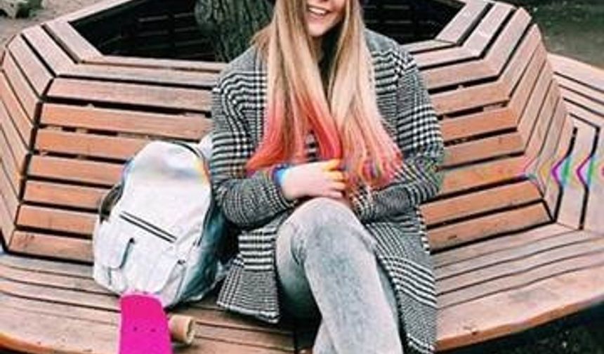Bu güzelliğinin altında yatan sıır görebildiniz mi? İşte O Kıza Birde böyle bakın!..
Kaynak: 15 Yaşındaki Kız Dünya Rekoru Kırdı! Ondaki Kadar Büyüğü Erkeklerde Bile