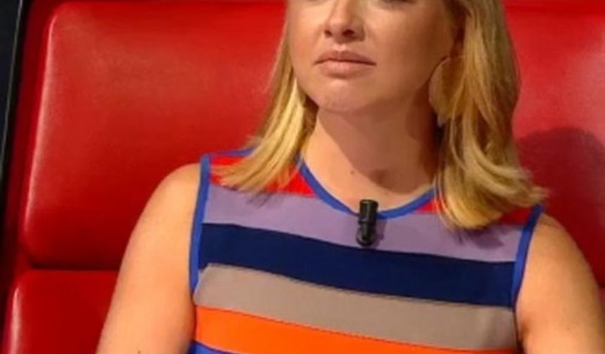 Sabah Gazetesi’nde yer alan habere göre; ‘O Ses Türkiye’ yarışmasında jüri üyesi olan Hadise, önceki gün program için bant çekimleri devam ederken icra memurlarının stüdyoya gelmesiyle büyük şok yaşadı.