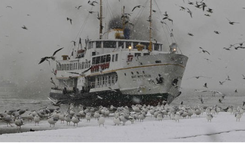 İSTANBUL için meteoroloji son hava durumu raporunda kar yağışı verdi. Meteorolojinin saatlik hava durumu tahminine göre kar yağışı İstanbul&#039;da saat 11.00&#039;da başlayıp saat akşam saat 20.00&#039;a kadar sürecek.