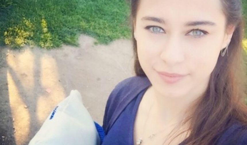 Büşra Ayaydın tesettüre girdi. Yaklaşık 2 ay önce tesettüre giren genç Büşra Ayaydın, &#039;Aslında küçüklükten beri kapanmak istiyordum&#039; dedi. Peki Büşra Ayaydın kimdir?