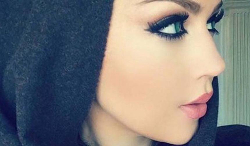 Rûdaw&#039;a konuşan Rossy Sofi, Hristiyan bir aileden dünyaya geldiğini belirterek yıllar boyunca hiçbir dine inanmadığını ve kimliğine &quot;ateist&quot; ifadesini eklettiğini belirtti...