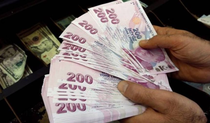 Bir iş kurumunda çalışan ve doğum yapan kadınların pek çok yasal hakkı mevcuttur. Çoğu kadın ise bu haklarından bir haber yaşıyor. Doğum öncesi ve sonrası toplam 112 gün izin kullanan kadınlar, çalışmadıkları sürenin parasını alabiliyor. Buna rapor parası ya da doğum parası deniyor.