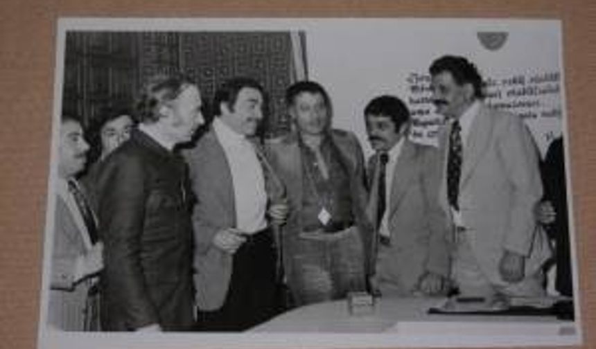 Şimdiye kadar 61 filmin yapımcılığına, 37 filmin de yönetmenliğine imza atan Ümit Utku yaşamını yitirdi.