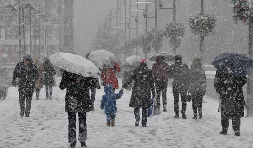 DOĞU’DA SICAKLIK DÜŞÜYOR, SALI KAR GELİYOR

Doğu Anadolu Bölgesinde hava sıcaklığı 3 ila 6 derece arasında azalırken Salı günü kar yağışı bekleniyor.