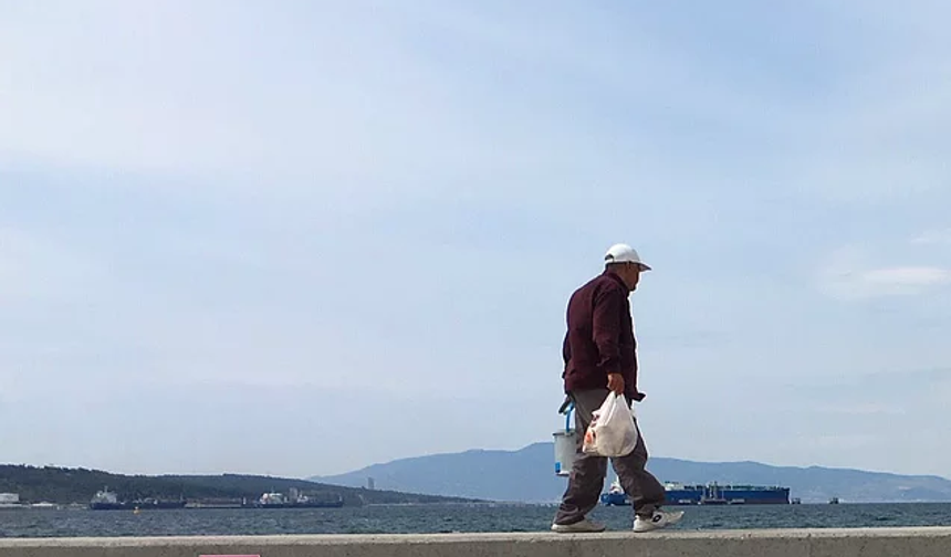 Öyle mi? Okuyamadım çünkü kıyı bandının üstündeydim.