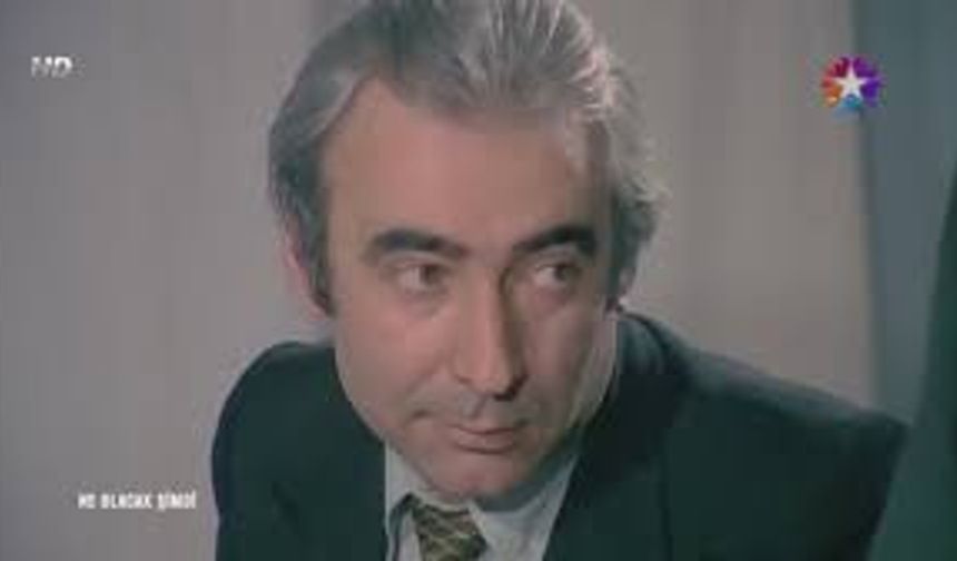 1980 tarihli &#039;Banker Bilo&#039;da olduğu gibi holding patronu rolüyle seyircinin karşısına çıkacak.

VE