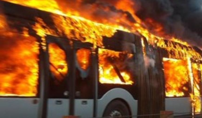 SAAT 16:00 34 AS AVCILAR SÖĞÜTLÜÇEŞME YÖNÜNE GİDEN METROBÜS MECİDİYEKÖY DURAĞINDA CANLI BOMBA PATLADI...

GALERİNİN DEVAMI İÇİN TIKLAYINIZ...