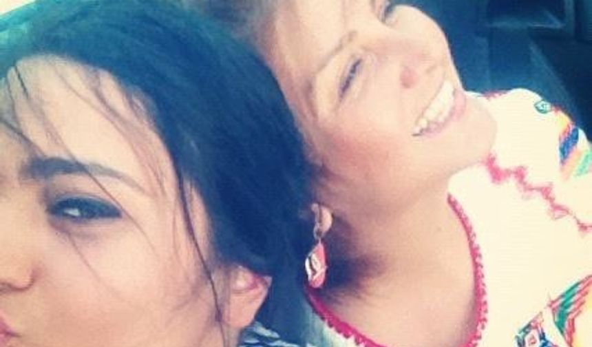 Sibel Can ile Hakan Ural&#039;ın arası kızları yüzünden açıldı. Melisa&#039;nın 2 yıllık sevgilisinin hapiste olduğunu öğrenen Ural, eski eşine ateş püskürdü. Hakan Ural, kızına da &#039;Bu ilişkiyi hemen bitireceksin&#039; resti çekti.

Takvim&#039;de yer alan habere göre Hülya Avşar ve Kaya Çilingiroğlu&#039;nun kızları Zehra yüzünden yaşadığı krizden sonra bir başka eski çift de birbirine girdi...