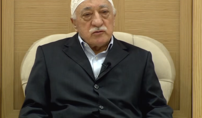 Fethullah Gülen&#039;e üçüncü yakalama kararı!
Fethullah Gülen hakkında &quot;Tahşiye&quot; ve &quot;usulsüz dinleme&quot;nin ardından KPSS soruşturmasında da yakalama kararı çıkarılıyor.