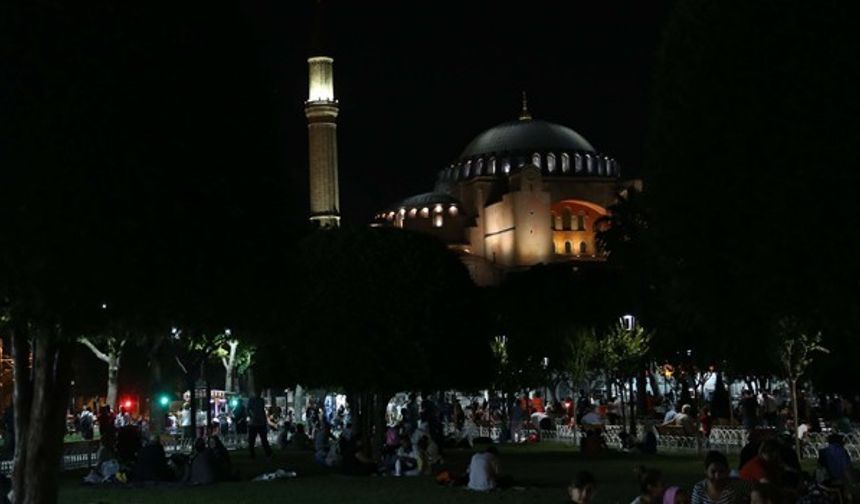 Sabah gazetesinin haberine göre &quot;Yurtta Sulh&quot; adıyla Binbaşı Murat Çelebioğlu tarafından kurulan WhatsApp grubuna göre darbeciler İBB Sivil Savunma Sektereri Mehmet Tunç ve AFAD İstanbul İl Başkanı Gökay Bostan ile işbirliği yaptı.