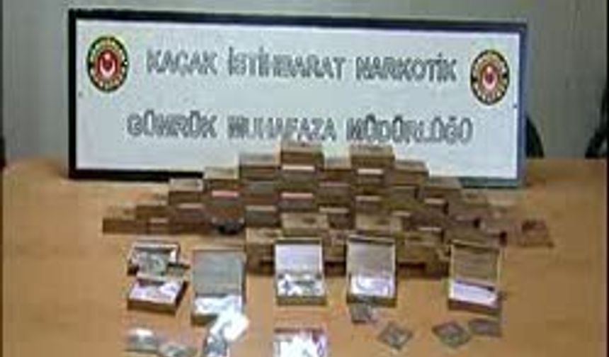 Türkiye&#039;ye sokulmak istenen, ambalajlar içinde 45 &#039;yapay kızlık zarı kanı&#039; yakalandı. Fakat yakalanamayan piyasada 10 gün içerisinde yüz binlercesi satıldığı düşünülüyor.
