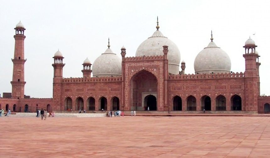 2-Pakistan Müslüman nüfusu:159,799,666 Müslüman oranı: 97%