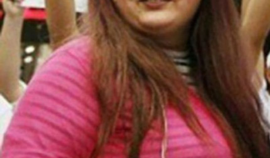 Pan bu plana öylesine gönül verdi ki, geceleri sevgilisini uyandırıp ona abur cubur yediriyordu. Genç kadın sonunda 40 kilo aldı.