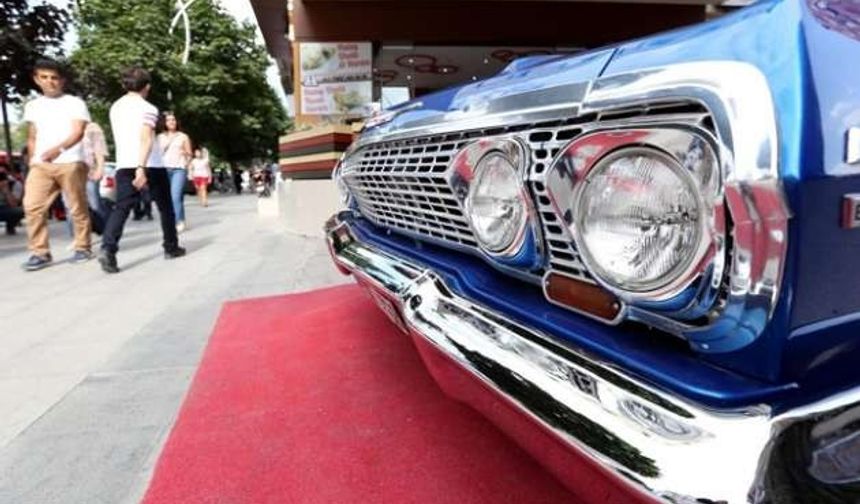 İstanbul&#039;da yaşayan Amasyalı bir iş adamı, memleketinde samanlıkta beklettiği 1963 model Chevrolet İmpala marka klasik otomobili yeniletmek için Çorum&#039;da faaliyet gösteren bir oto dizayn firmasına teslim etti.