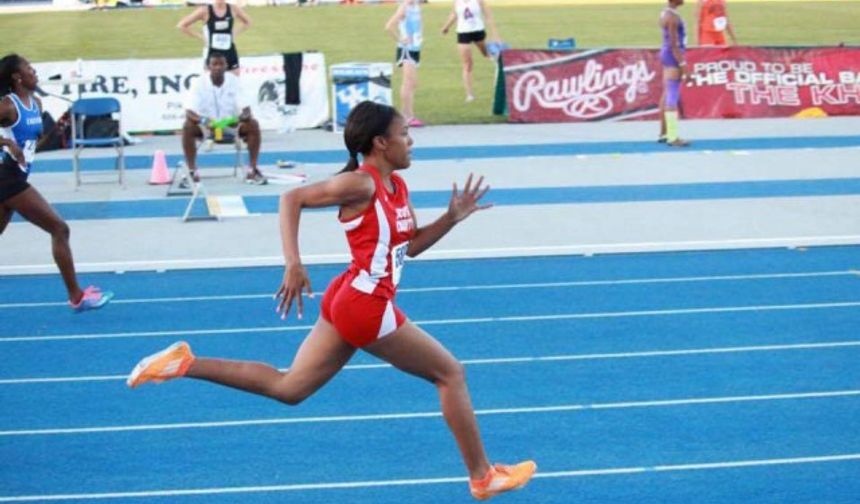 Dünyaca ünlü Amerikalı atlet Tyson Gay&#039;in kızı Trinity Gay restoranda oturduğu sırada kafasına isabet eden kurşun sonrasında hayatını kaybetti.