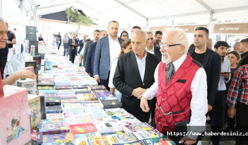 Küçükçekmece Belediyesi’nin İKİNCİ KİTAP GÜNLERİ başladı