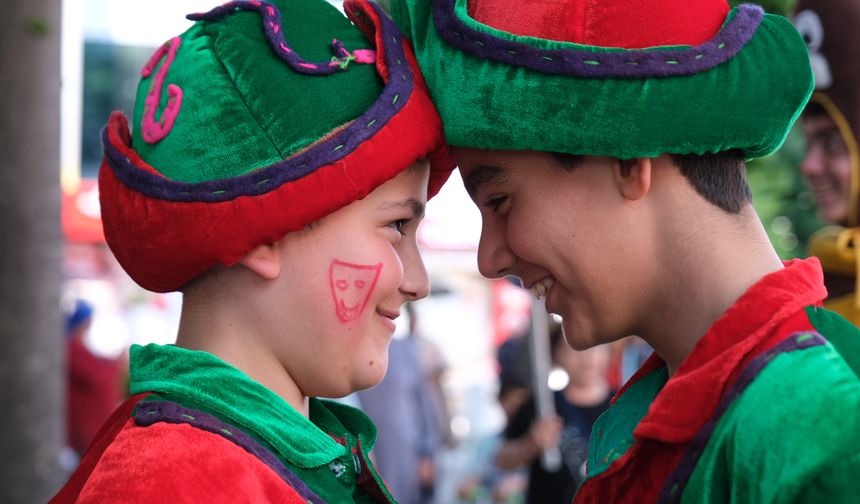 Büyükçekmece’de Tiyatro Festivali’nin perdesi açıldı