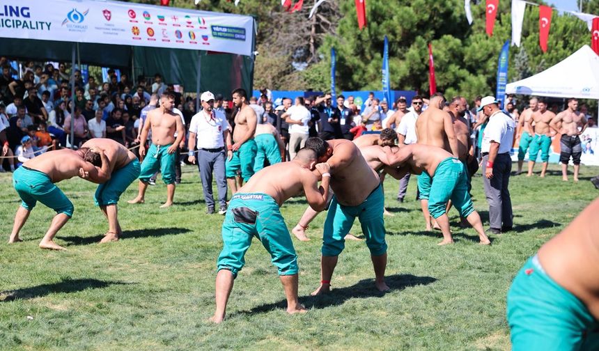 Sultangazi Belediyesi 12 ülkeden 1000 sporcuyu buluşturdu