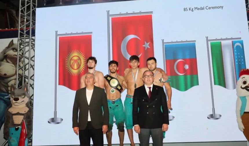 Sultangazi, Karakucak Güreşi Dünya Şampiyonasında Tarih Yazdı