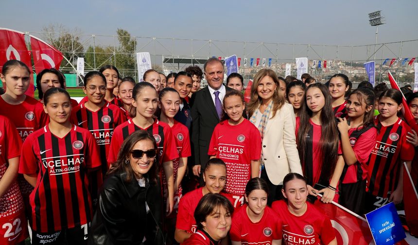 İBB, BALAT SPOR TESİSLERİ’Ni YENİLEDİ