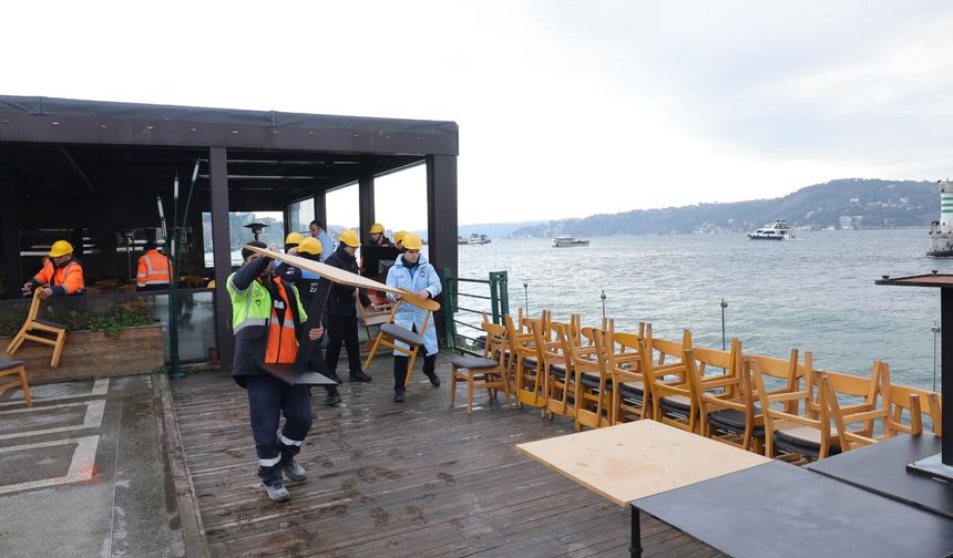 Boğaziçi’nde Kaçak Yapılara Müdahale: İBB, Oligark İstanbul’daki Aykırı Bölümleri Yıktı