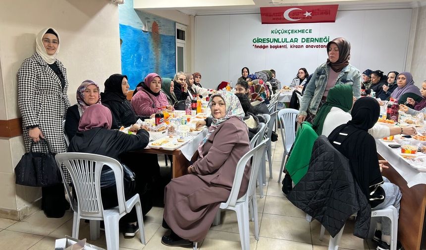 AK Parti Mehmet Akif Mahallesi Teşkilatı İftar Sofrasında Buluştu