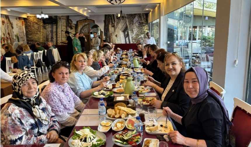 ŞULE ERSOY’DAN ANNELER GÜNÜ’NDE ANLAMLI BULUŞMA