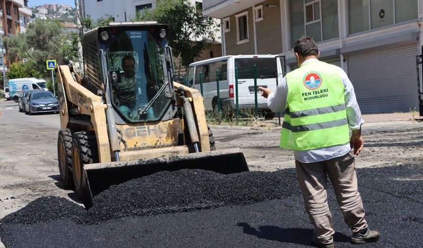Maltepe'de Yol Yenileme Çalışmaları Sürüyor