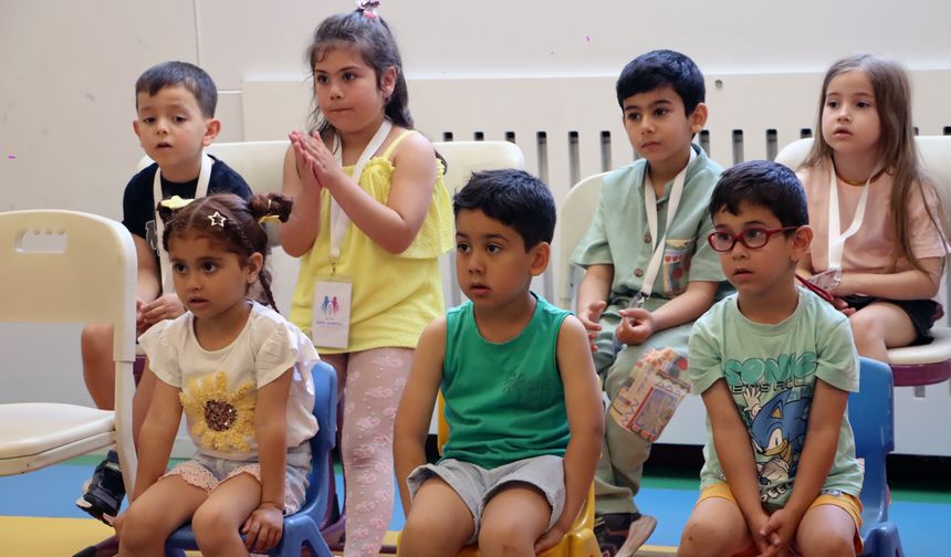 Maltepeli Minikler Bilimi Deneyerek Öğreniyor