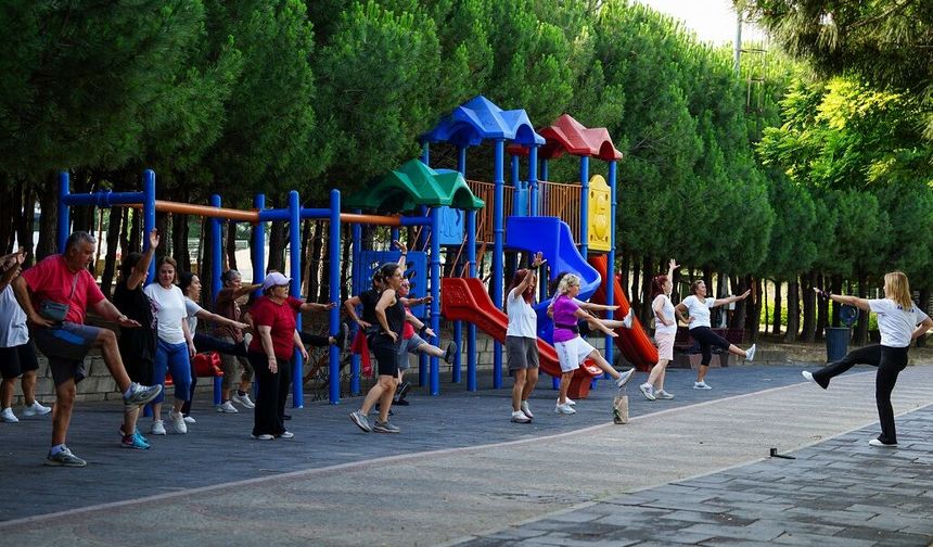 BEYLİKDÜZÜ'NDE YAZ SABAHLARI SPORLA BAŞLIYOR