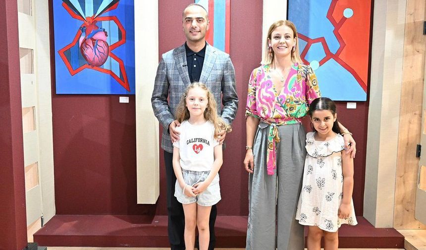 GAZİOSMANPAŞA’DA SANAT RÜZGÂRI: “YÖN” SERGİSİ SANATSEVERLERLE BULUŞTU