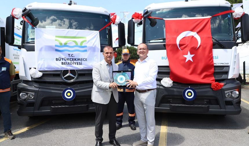 BÜYÜKÇEKMECE BELEDİYESİ FİLOSUNU 8 YENİ İŞ MAKİNESİYLE GÜÇLENDİRDİ