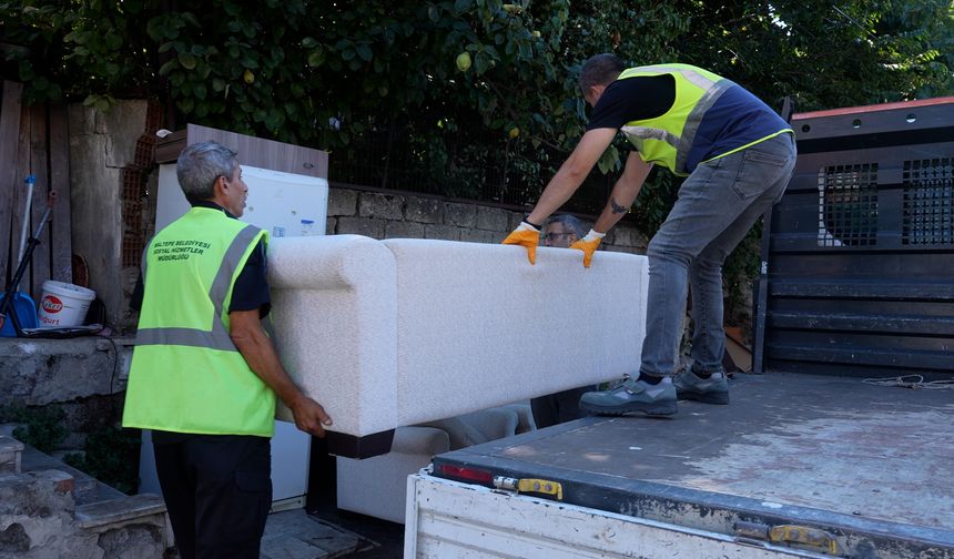MALTEPE’DE DAYANIŞMA AĞI BÜYÜYOR: 131 HANEYE EŞYA DESTEĞİ