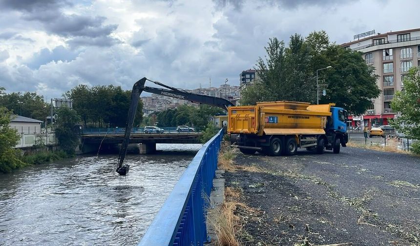 İBB, 2019'dan bu yana 240 bin 500 metreküp dip çamurunu temizledi