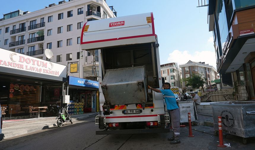 AYDINEVLER’DE CADDE VE SOKAKLARA DETAYLI TEMİZLİK