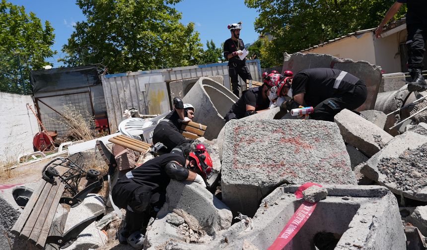 Maltepe’de afet hazırlığı: 800 gönüllü mahallelerde görev alacak