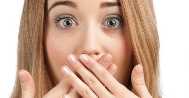 Kötü ağız kokusu:

Karaciğer rahatsızlığı Düzenli olarak dişlerinizi fırçalıyor ancak buna rağmen ağızdaki kötü kokuyu gideremiyorsanız, bu durum karaciğer rahatsızlığı ya da mide sorunlarının bir semptomu olabilir.