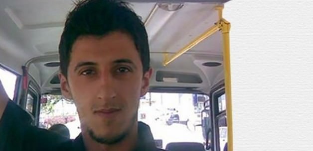 kitapçıya vererek mutlu oluyorum çünkü ben o kitaba ücret ödersem yazarı kazanacak, yayın evi kazanacak matbaada çalışan insan kazanacak stantta duran öğrenci arkadaşımız ve kitapçılar kazanacak ve çoğalacağız.''