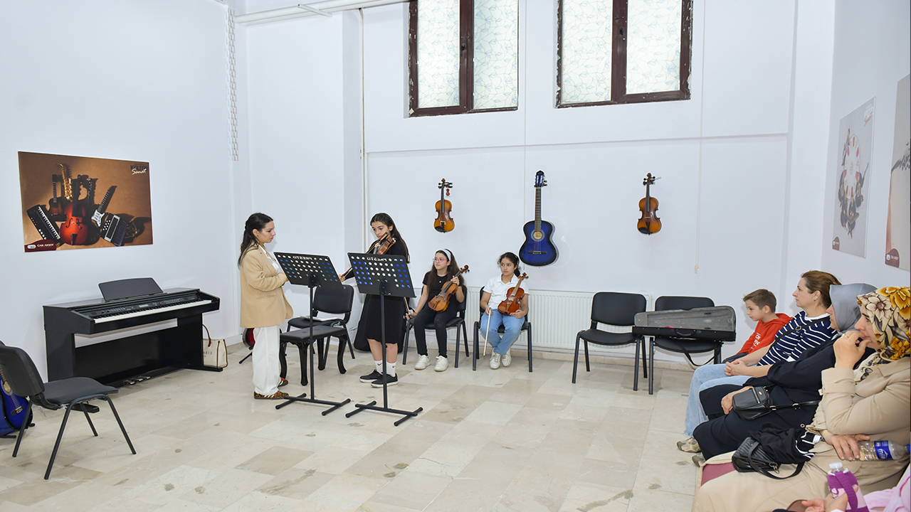 Kadın Snaat Merkezii