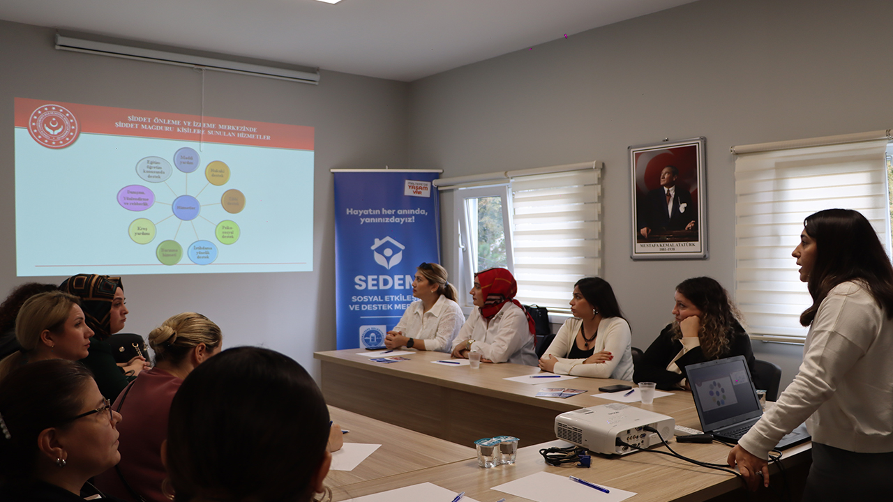 Kadın Eğitim Merkezinde Kadına Şiddet Için Eğitim Veridldi